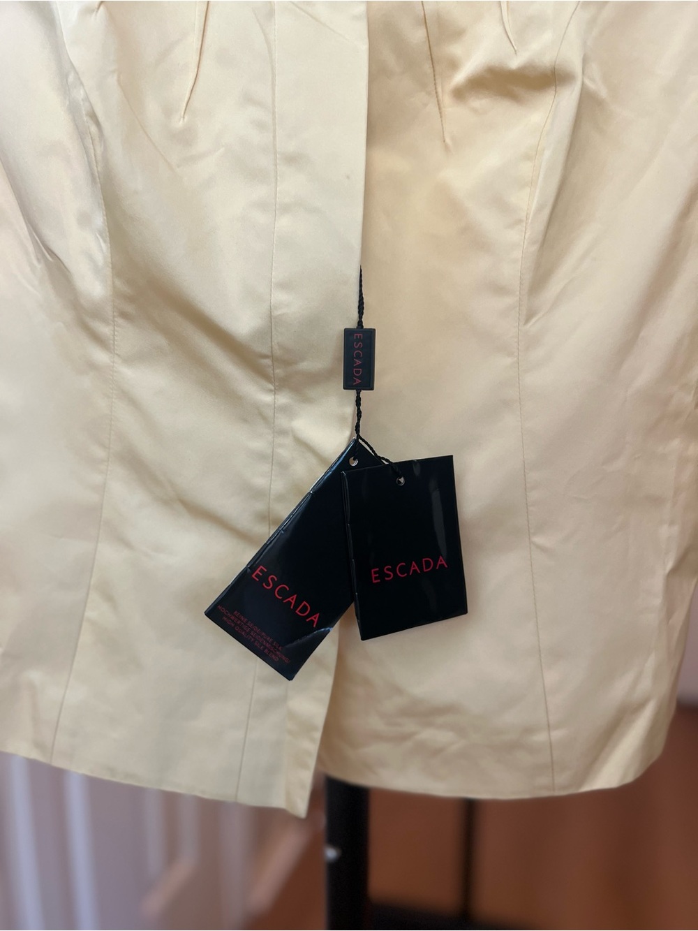 NWT - Escada Pale Yellow Scoop-Neck Tailored Women's Blouse - Picture 5 of 8